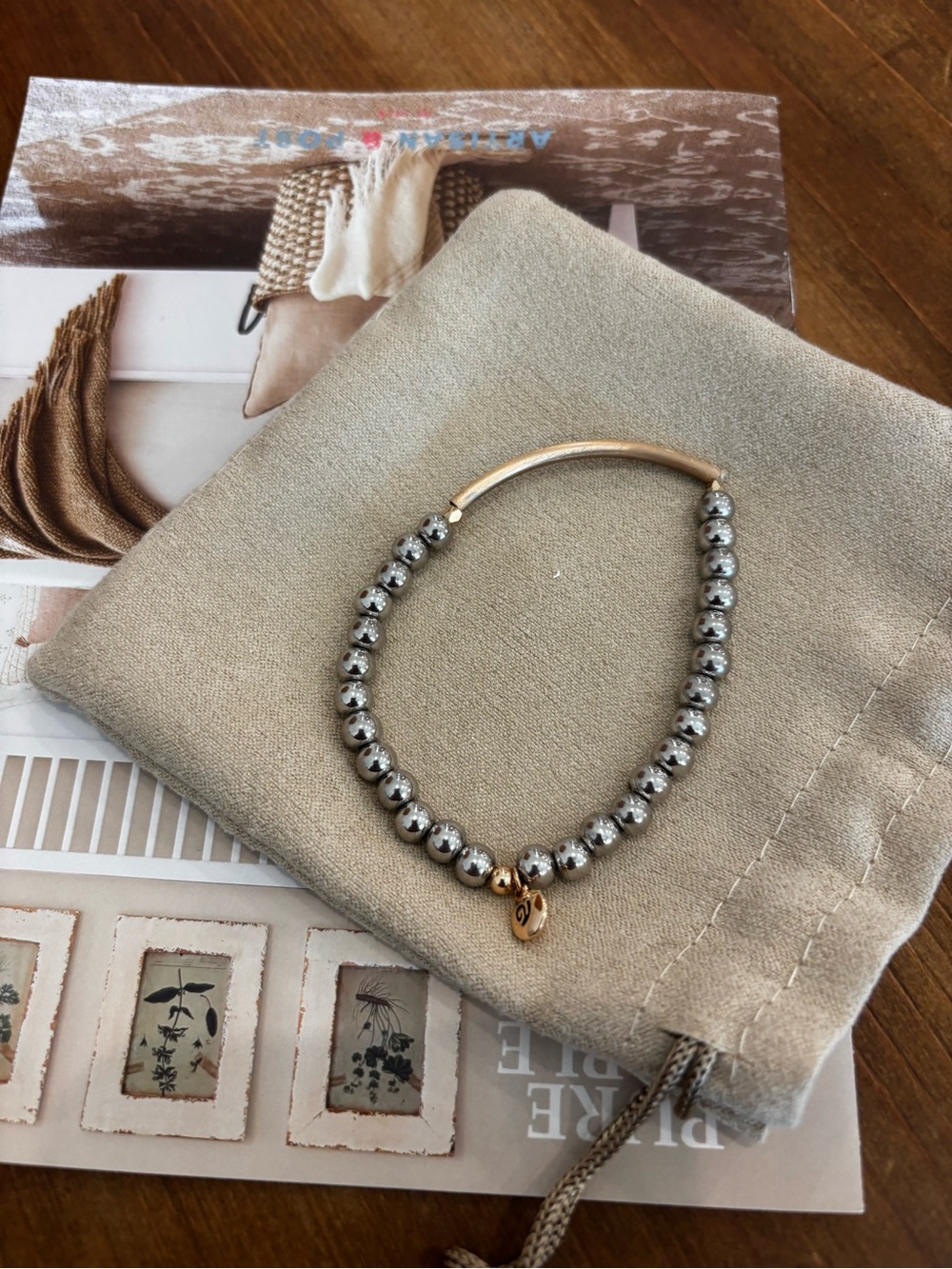 Verso a Silver ball stretch bracelet Stamped V- Casual Preppy Coastal Cowgirl
